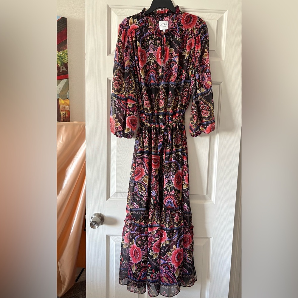 MISA Los Angeles Maxi Dress Chiffon Floral Print Size XS
NWT ✨